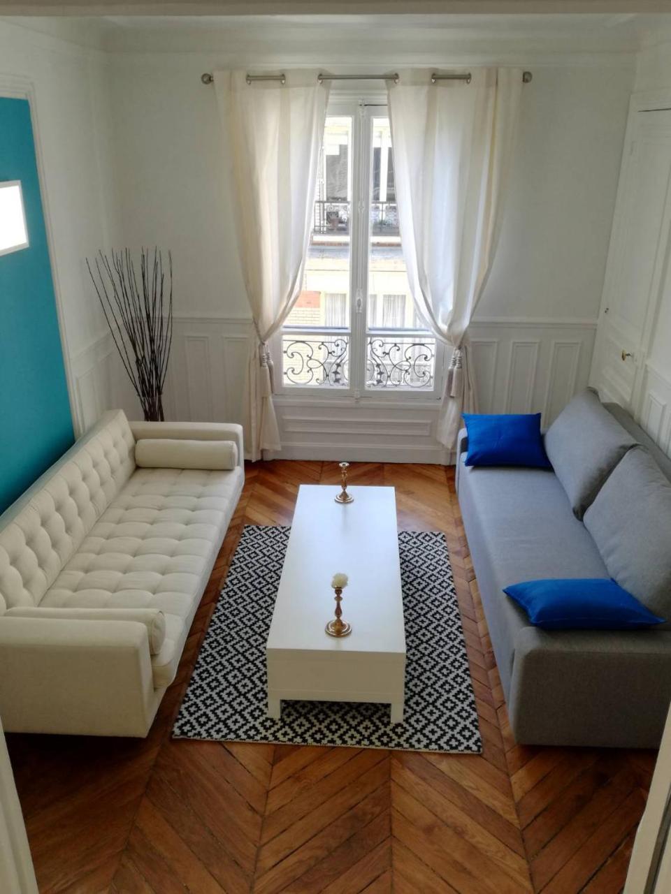 Apartment 2-chalgrin