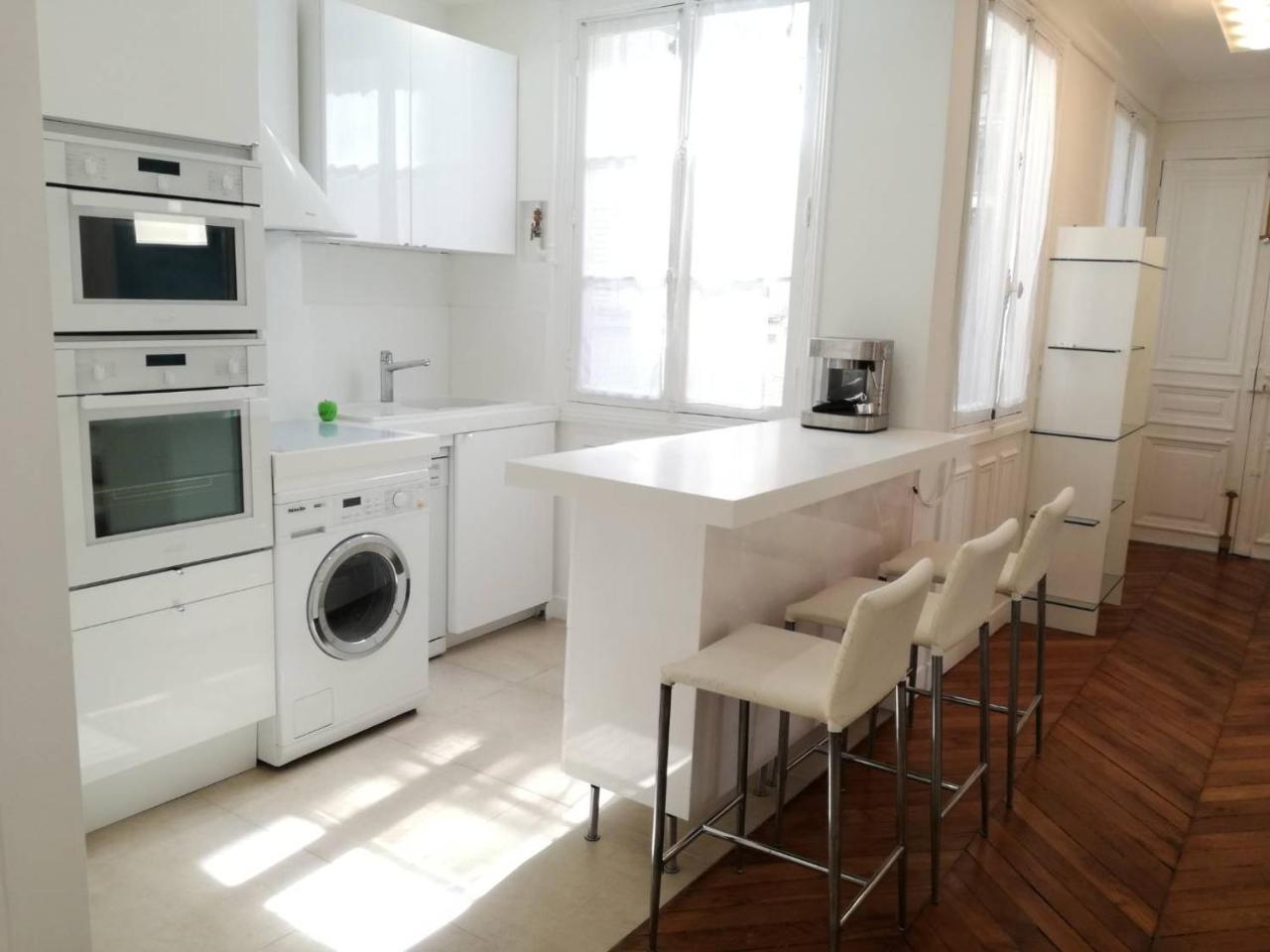 2-chalgrin Apartment Paris